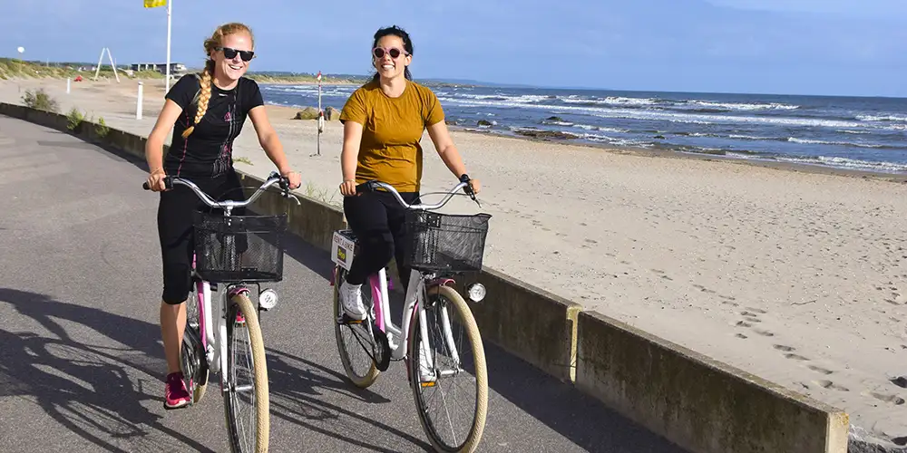 PĂ„ to hjul langs Kattegat