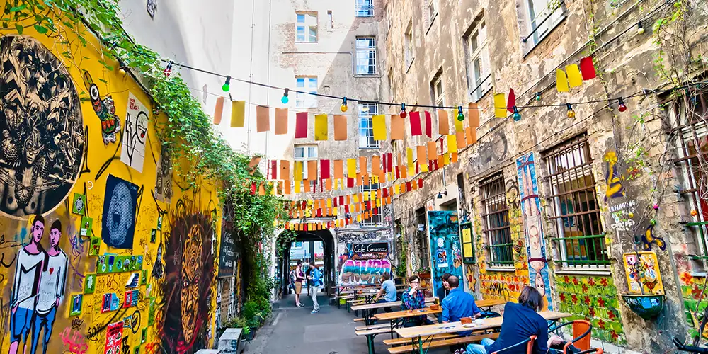 Utenfor allfarvei i Mitte