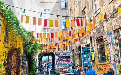 Utenfor allfarvei i Mitte