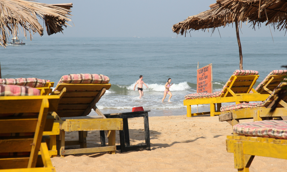 Indiahavet holder god badetemperatur. Foto: Runar Larsen