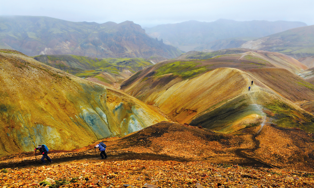 I det ene øyeblikket var utsikten storslått, i det neste dekker skyer alt rundt oss. Været sifter fort på Island så her må du være forberedt på alt. Foto: Gjermund Glesnes