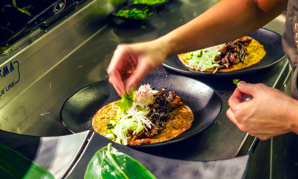 På Toso kan du hygge deg med panasiatisk mat i lun atmosfære. Foto: Mari Bareksten