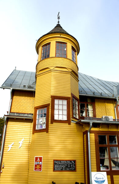 Främby Udde Resort er et godt utgangspunkt for en dag på isen på innsjøen Runn. Foto: Ida Anett Danielsen